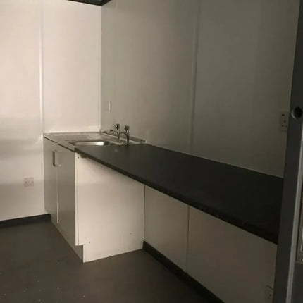Contenedores Outlet Shipping 10ft x 8ft Cladded Food/Drink