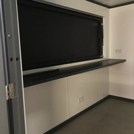 Contenedores Outlet Shipping 10ft x 8ft Cladded Food/Drink